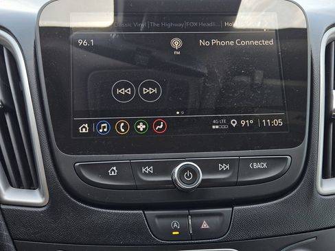 Used 2025 Chevrolet Malibu LT FWD image 13