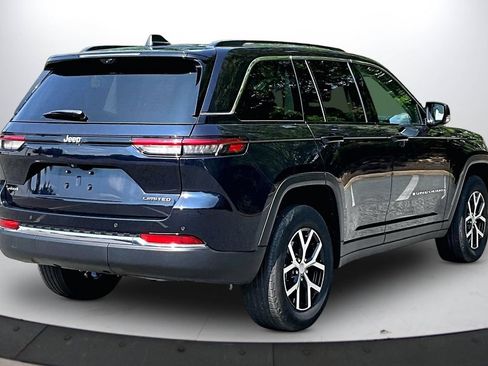 Certified 2023 Jeep Grand Cherokee Limited w/ Luxury Tech Group II AWD/4WD image 9
