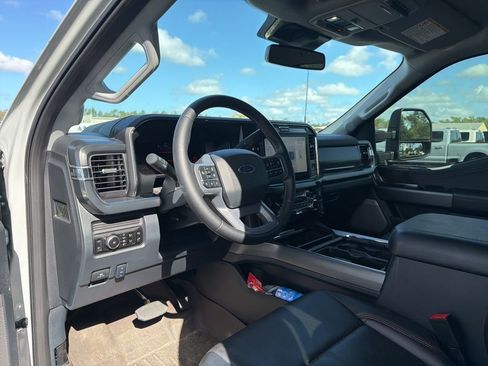 Used 2025 Ford F250 Lariat w/ Lariat Ultimate Package image 9