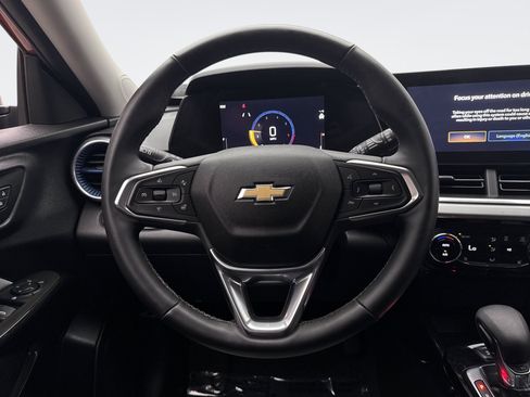 Used 2024 Chevrolet Trax LT w/ Driver Confidence Package FWD image 12