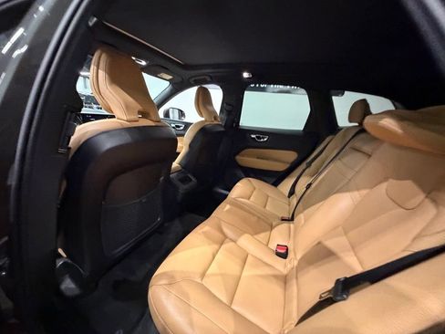 Used 2019 Volvo XC60 T6 Momentum w/ Advanced Package AWD/4WD image 24