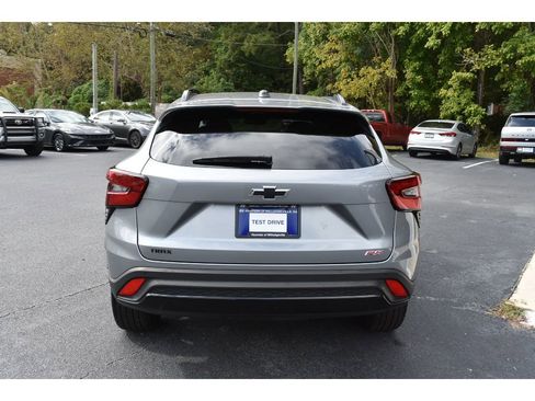 Used 2025 Chevrolet Trax RS w/ Driver Confidence Package image 4
