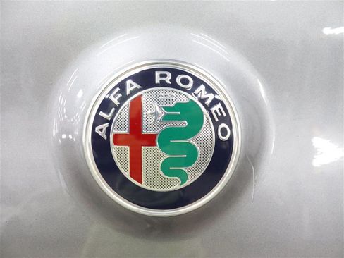 Used 2020 Alfa Romeo Stelvio Sport w/ Quick Order Package 22J Sport AWD/4WD image 9