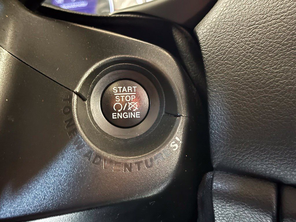 Used 2020 Jeep Renegade Latitude w/ Cold Weather Group AWD/4WD image 21