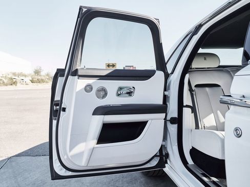 Used 2023 Rolls-Royce Ghost Base w/ Ghost Package image 25