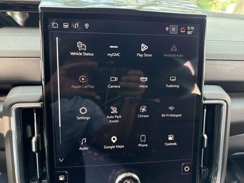 Used 2025 GMC Yukon Denali AWD/4WD image 33