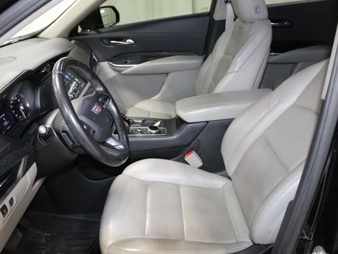 Used 2020 Cadillac XT4 Premium Luxury FWD image 31
