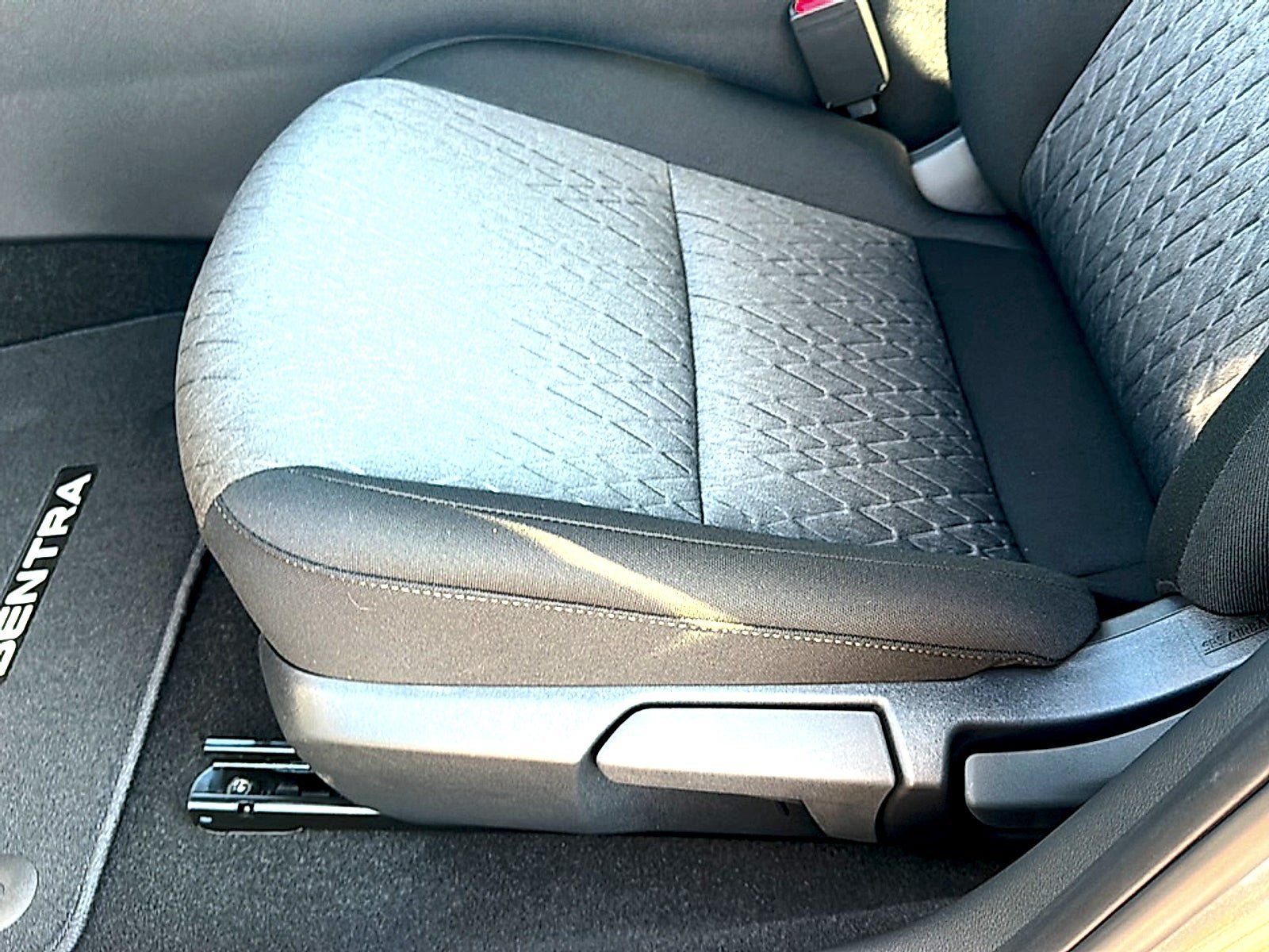 New 2027 Nissan Sentra SV w/ SV Convenience Package FWD image 12