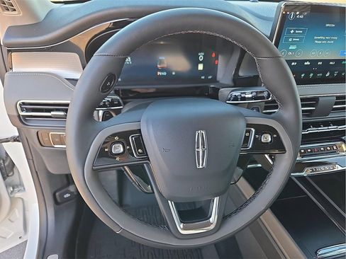 New 2026 Lincoln Corsair Premiere image 14