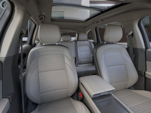 New 2025 Lincoln Nautilus Reserve image 10