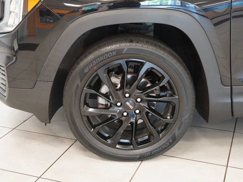 Used 2023 GMC Terrain SLE w/ Driver Convenience Package AWD/4WD image 18