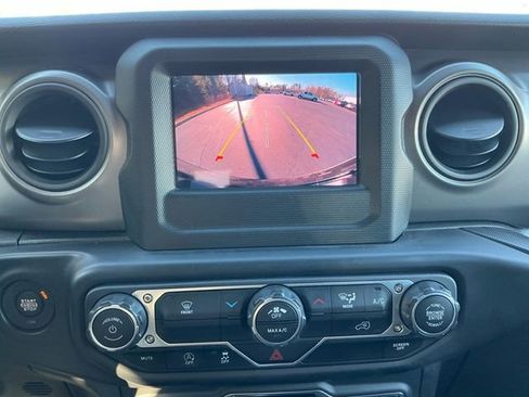 Used 2023 Jeep Wrangler Willys image 22