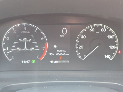 Used 2024 Honda Pilot Touring image 29