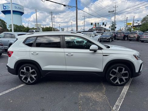 Used 2023 Volkswagen Taos SEL AWD/4WD image 5