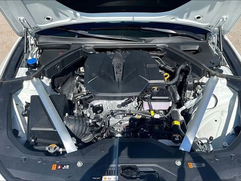 Used 2025 Genesis G70 2.5T image 31