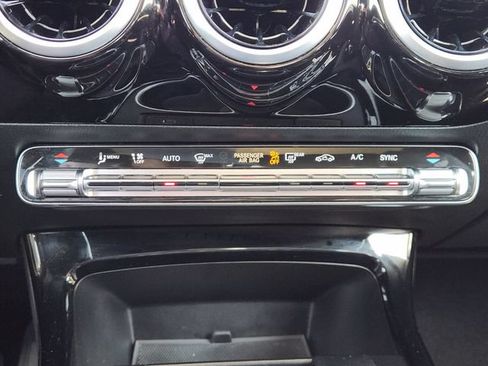 Used 2025 Mercedes-Benz CLA 250 4MATIC image 17