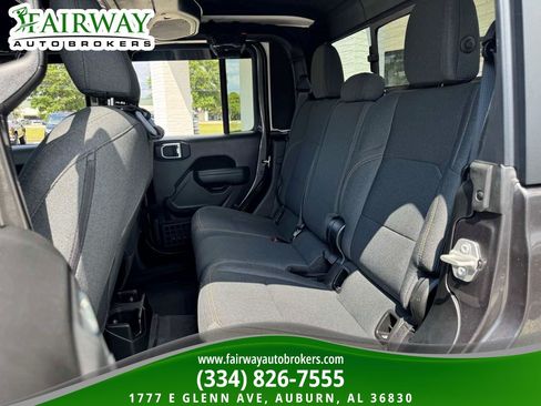 Used 2024 Jeep Gladiator Sport AWD/4WD image 11