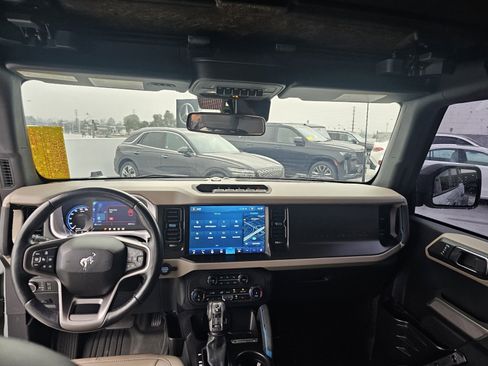 Used 2022 Ford Bronco Wildtrak image 12