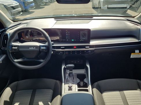 New 2026 Kia Sorento LX FWD image 17