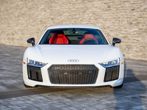 Used 2018 Audi R8 V10 plus image 6