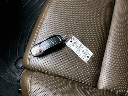 Used 2015 Porsche Macan Turbo AWD/4WD image 35