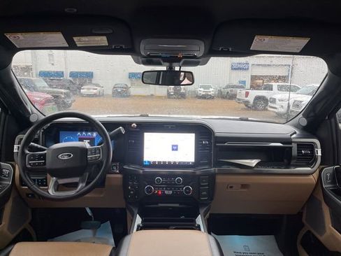 Used 2025 Ford F350 Lariat w/ Black Appearance Package image 8