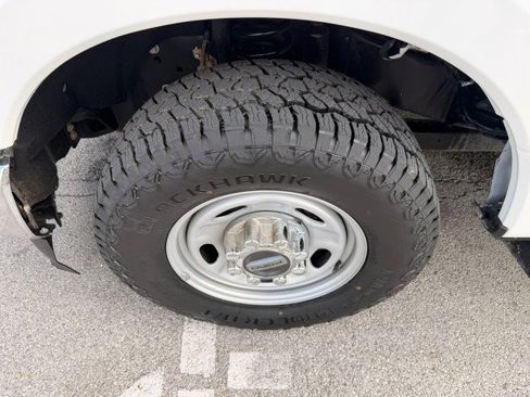 Used 2022 Ford F250 XL w/ Power Equipment Group RWD image 6