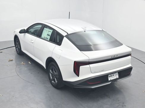 New 2026 Kia K4 LXS image 45