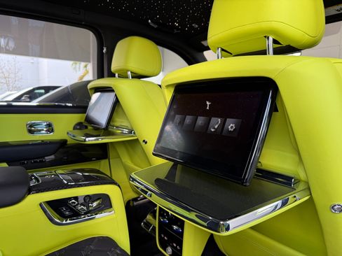 Used 2025 Rolls-Royce Cullinan Black Badge image 54