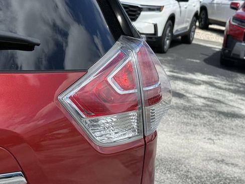 Used 2016 Nissan Rogue SL w/ SL Premium Package FWD image 16