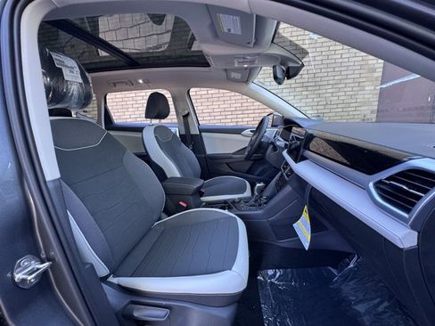 New 2026 Volkswagen Taos SE AWD/4WD image 5