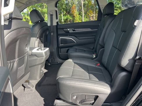 New 2025 Kia Telluride EX w/ EX Captain's Chair Package image 12