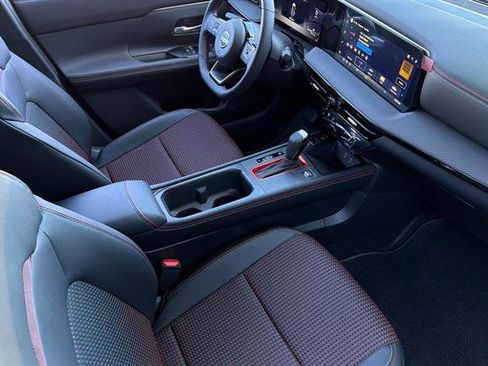 New 2026 Nissan Kicks SR FWD image 17
