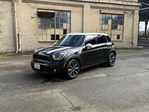 Used 2013 MINI Cooper Countryman S image 2