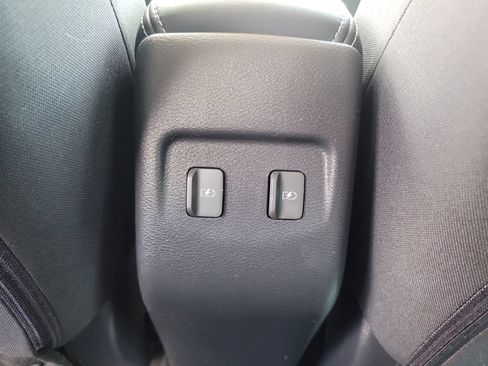 Used 2021 Nissan Kicks SR FWD image 14