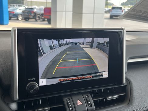 Used 2023 Toyota RAV4 XLE Premium FWD image 8