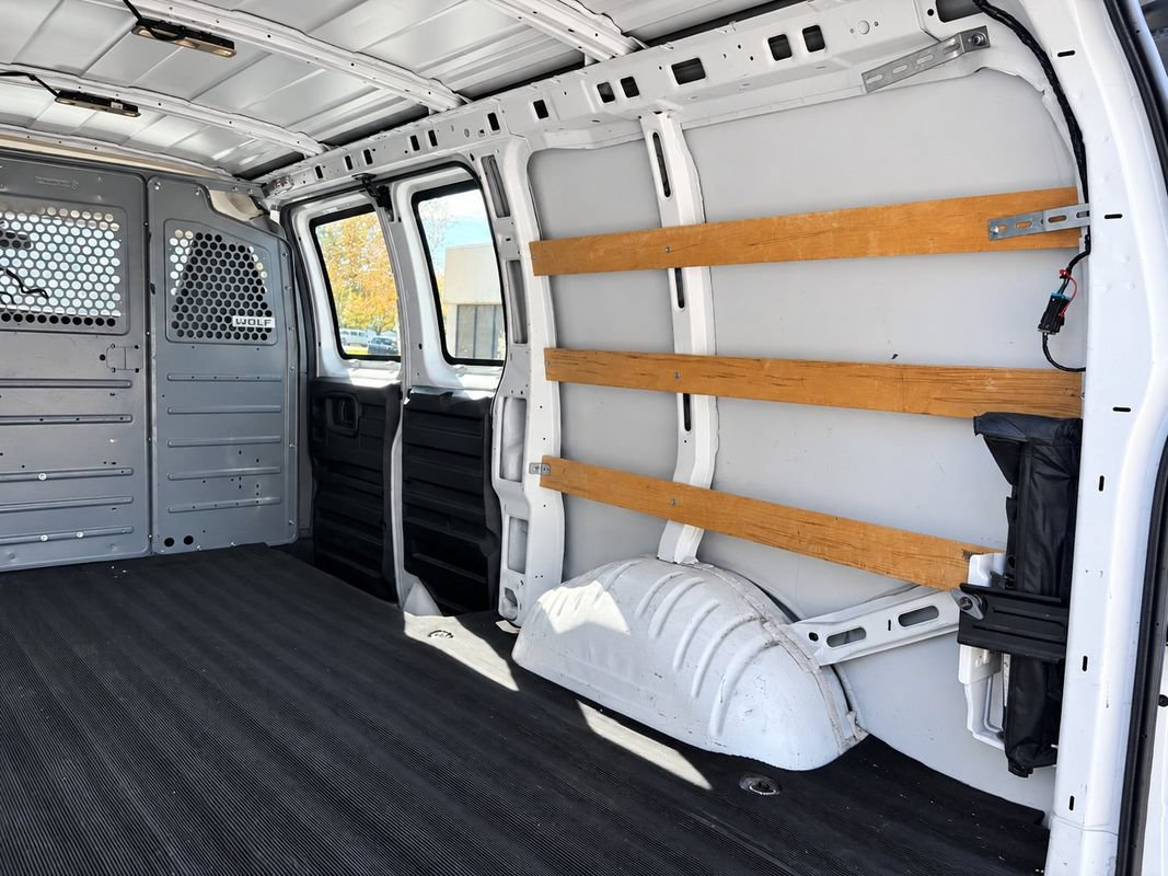 Used 2016 GMC Savana 2500 RWD image 17