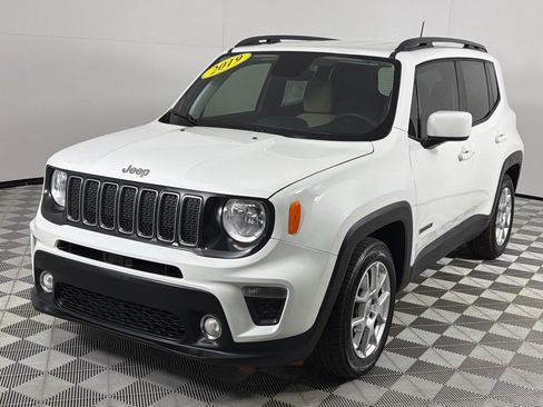 Used 2019 Jeep Renegade Latitude w/ UConnect 8.4 Nav Group image 10