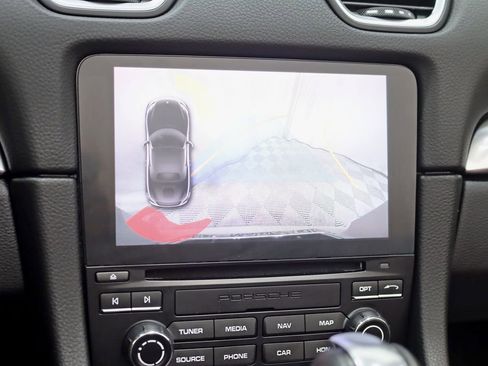 Used 2018 Porsche 718 Boxster S image 18