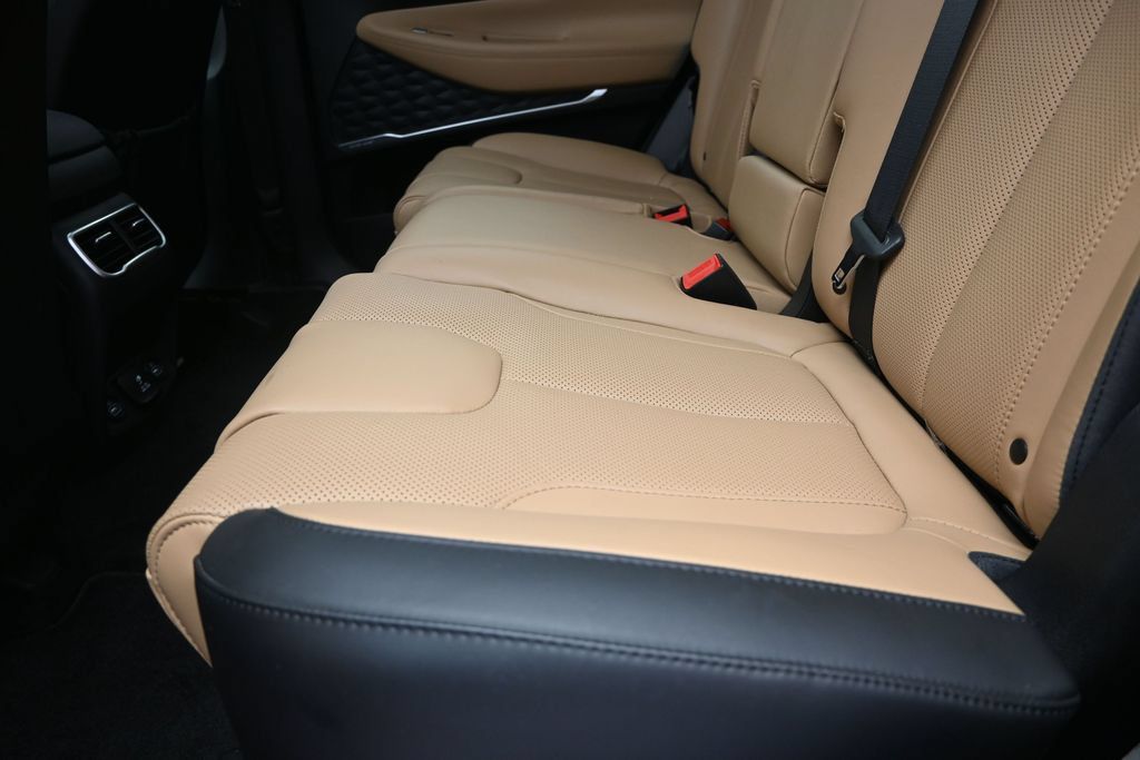 Used 2023 Hyundai Santa Fe Calligraphy FWD image 16