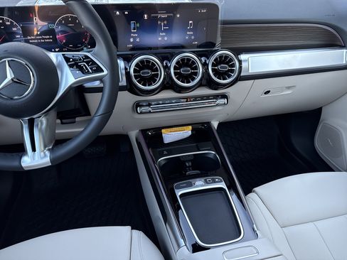 New 2026 Mercedes-Benz GLB 250 image 37
