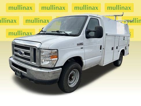 Used 2019 Ford E-350 and Econoline 350 Super Duty w/ Power Windows & Locks Group image 2