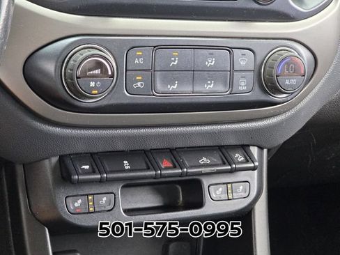 Used 2018 Chevrolet Colorado Z71 AWD/4WD image 23