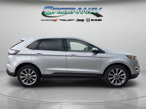 Used 2018 Ford Edge Titanium w/ Equipment Group 301A FWD image 4