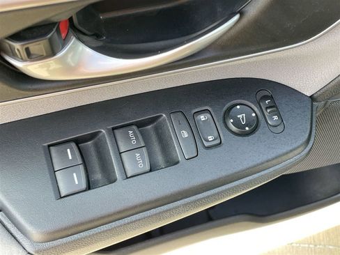 Used 2019 Honda CR-V EX image 21
