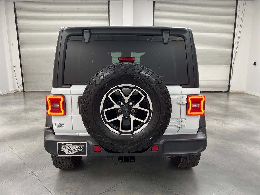 Used 2024 Jeep Wrangler Unlimited Rubicon AWD/4WD image 8