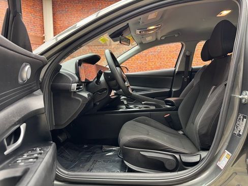 Used 2024 Hyundai Elantra SEL image 22