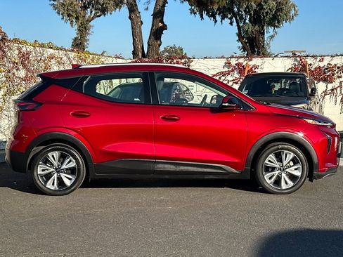 Used 2023 Chevrolet Bolt EUV LT w/ Convenience Package image 4