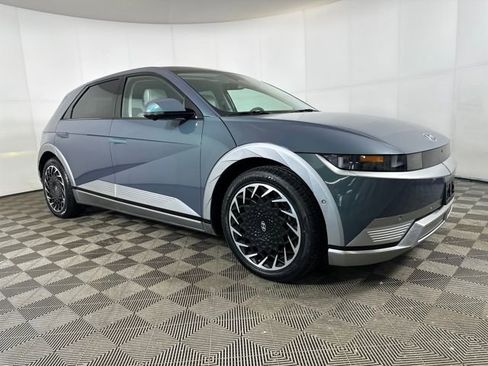 Used 2023 Hyundai Ioniq 5 Limited image 2