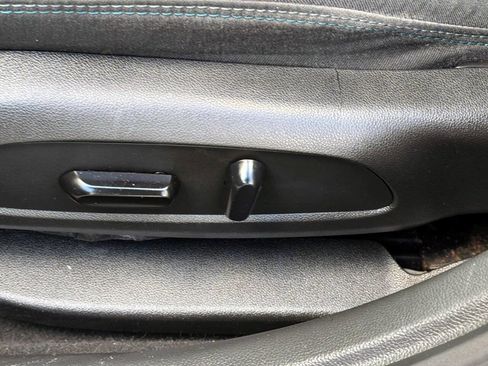 Used 2016 Chevrolet Cruze LT w/ Convenience Package FWD image 18